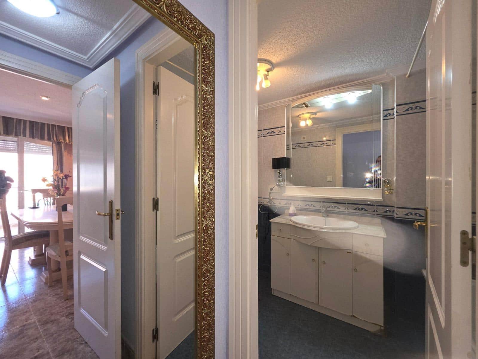 Apartamento de 2 habitaciones en Torrevieja en venta - 156.700 € (Ref: 8926594)