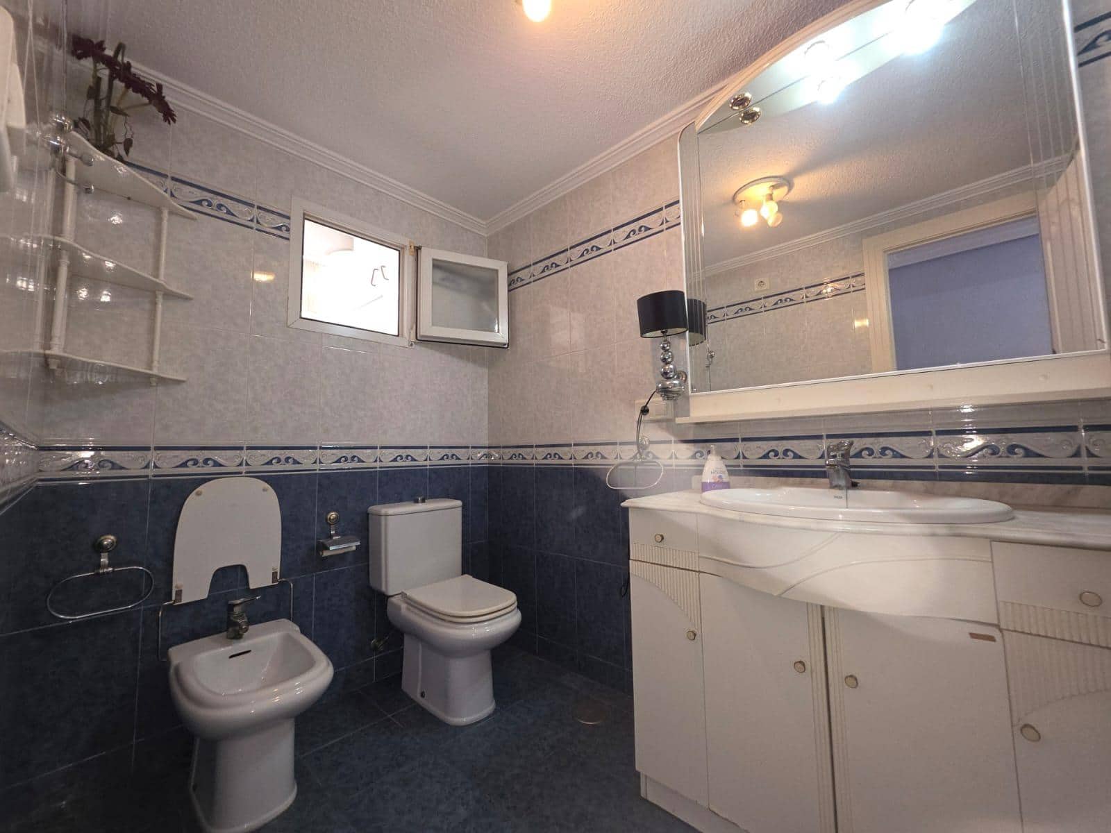 Apartamento de 2 habitaciones en Torrevieja en venta - 156.700 € (Ref: 8926594)