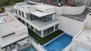 Chalet de 3 habitaciones en San Miguel de Salinas en venta con piscina - 875.000 € (Ref: 8992650)