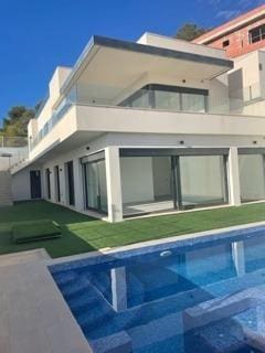 Chalet de 3 habitaciones en San Miguel de Salinas en venta con piscina - 875.000 € (Ref: 8992650)