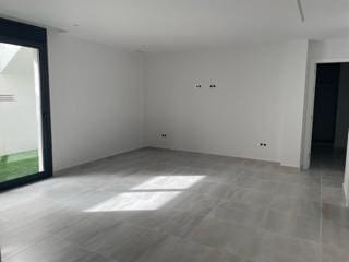 Chalet de 3 habitaciones en San Miguel de Salinas en venta con piscina - 875.000 € (Ref: 8992650)