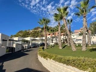 Chalet de 3 habitaciones en San Miguel de Salinas en venta con piscina - 875.000 € (Ref: 8992650)