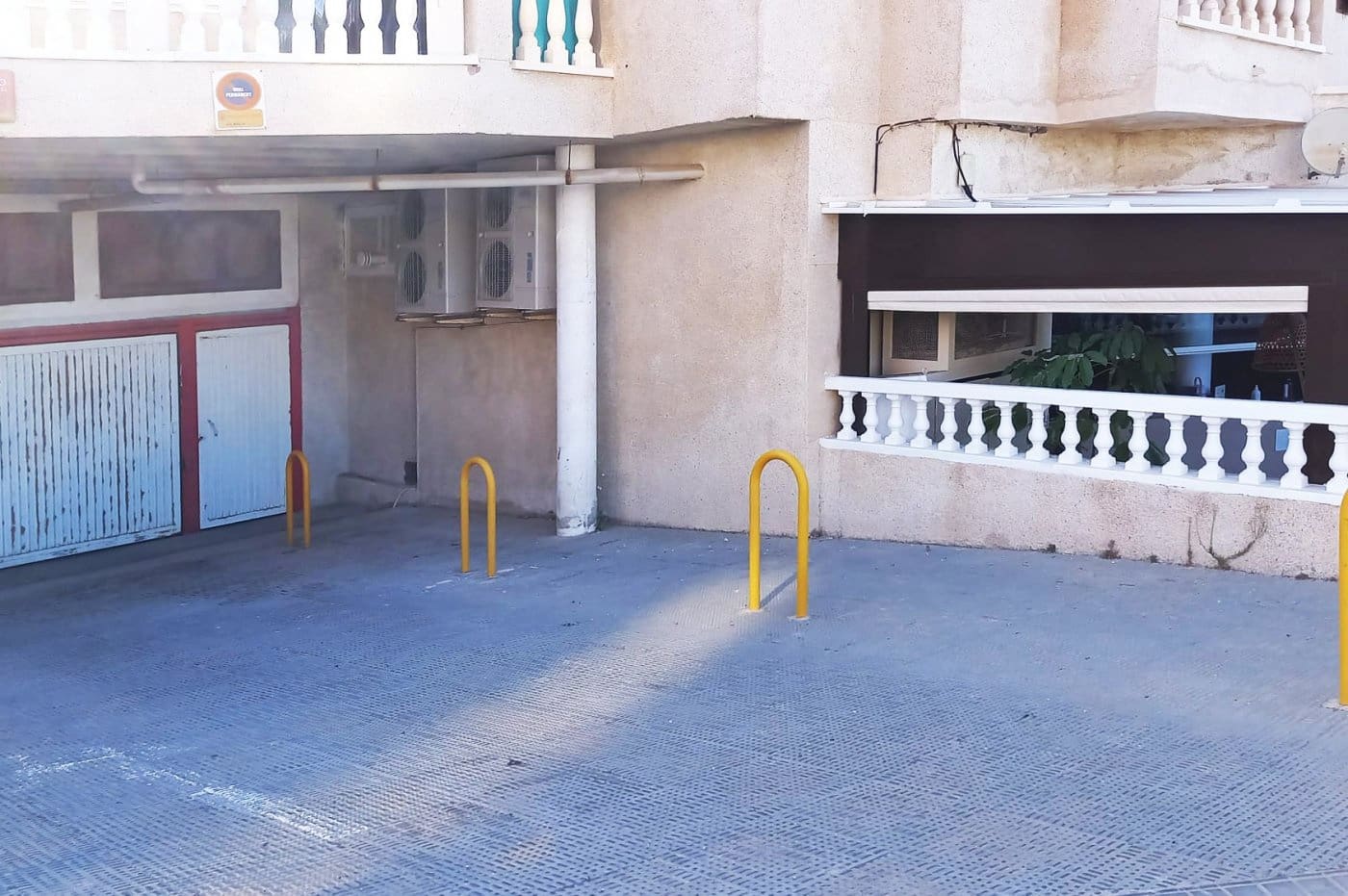 Garage til salg i Arenales del Sol - € 17.000 (Ref: 8992651)