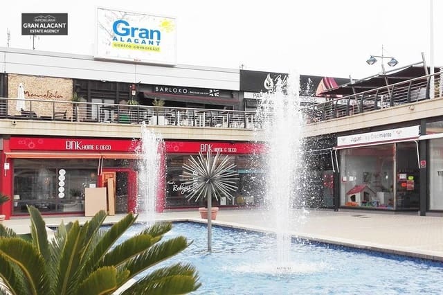 Garasje til salgs i Arenales del Sol, Elche / Elx - € 17 000 (Ref: 8992652)