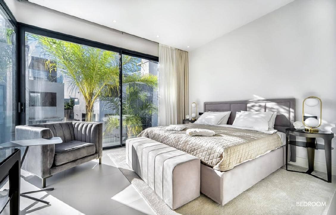 4 soverom Villa til salgs i Golden Mile med svømmebasseng garasje - € 3 500 000 (Ref: 8998854)