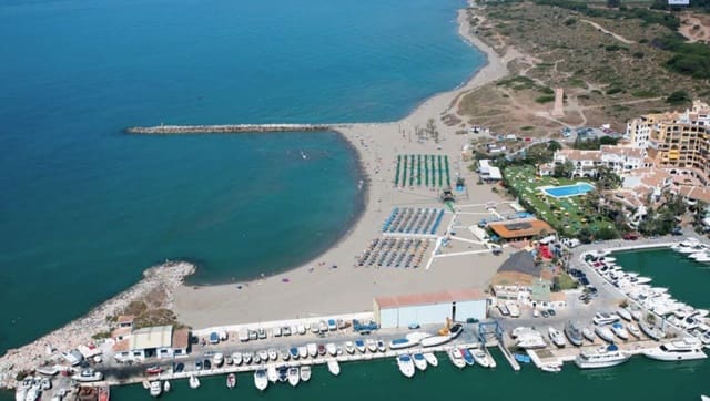 3 soverom Leilighet til salgs i Cabopino, Marbella med svømmebasseng garasje - € 1 750 000 (Ref: 8998867)