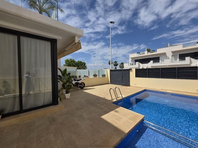 3 bedroom Semi-detached Villa for holiday rental in San Pedro del Pinatar with pool garage - € 2,500 (Ref: 9114275)