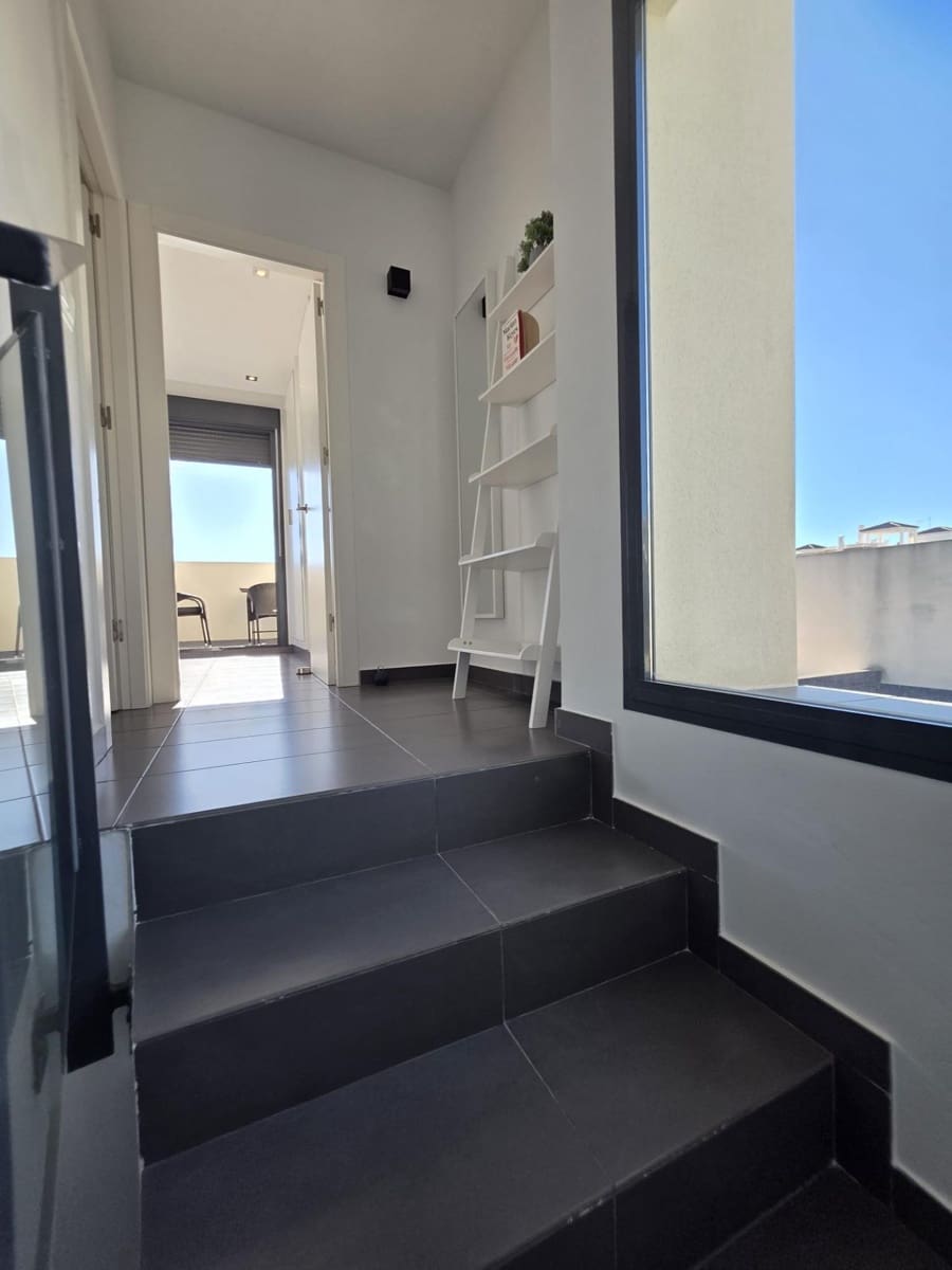 3 bedroom Villa for sale in Villamartin - € 339,000 (Ref: 9342128)