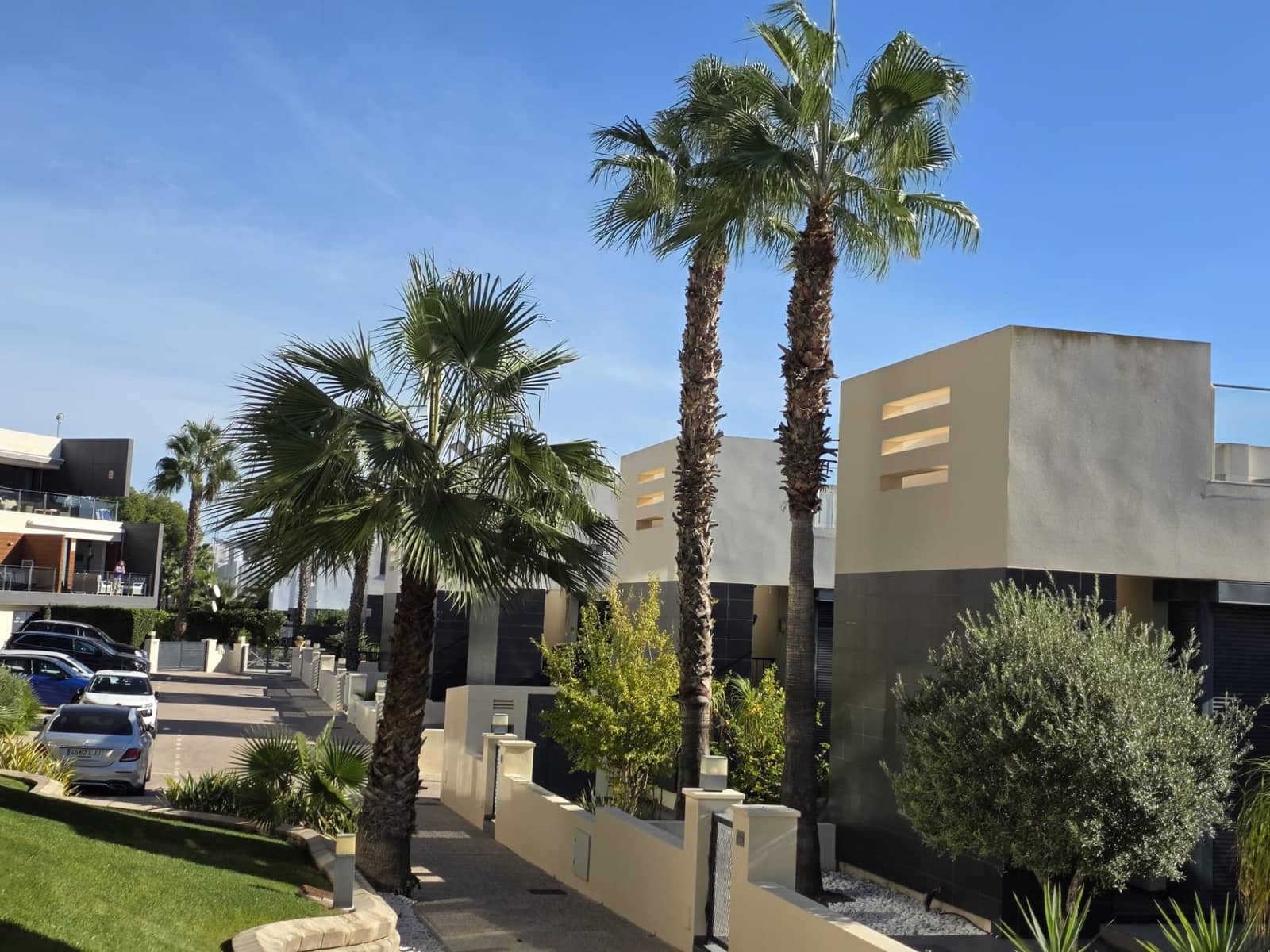 3 bedroom Villa for sale in Villamartin - € 339,000 (Ref: 9342128)