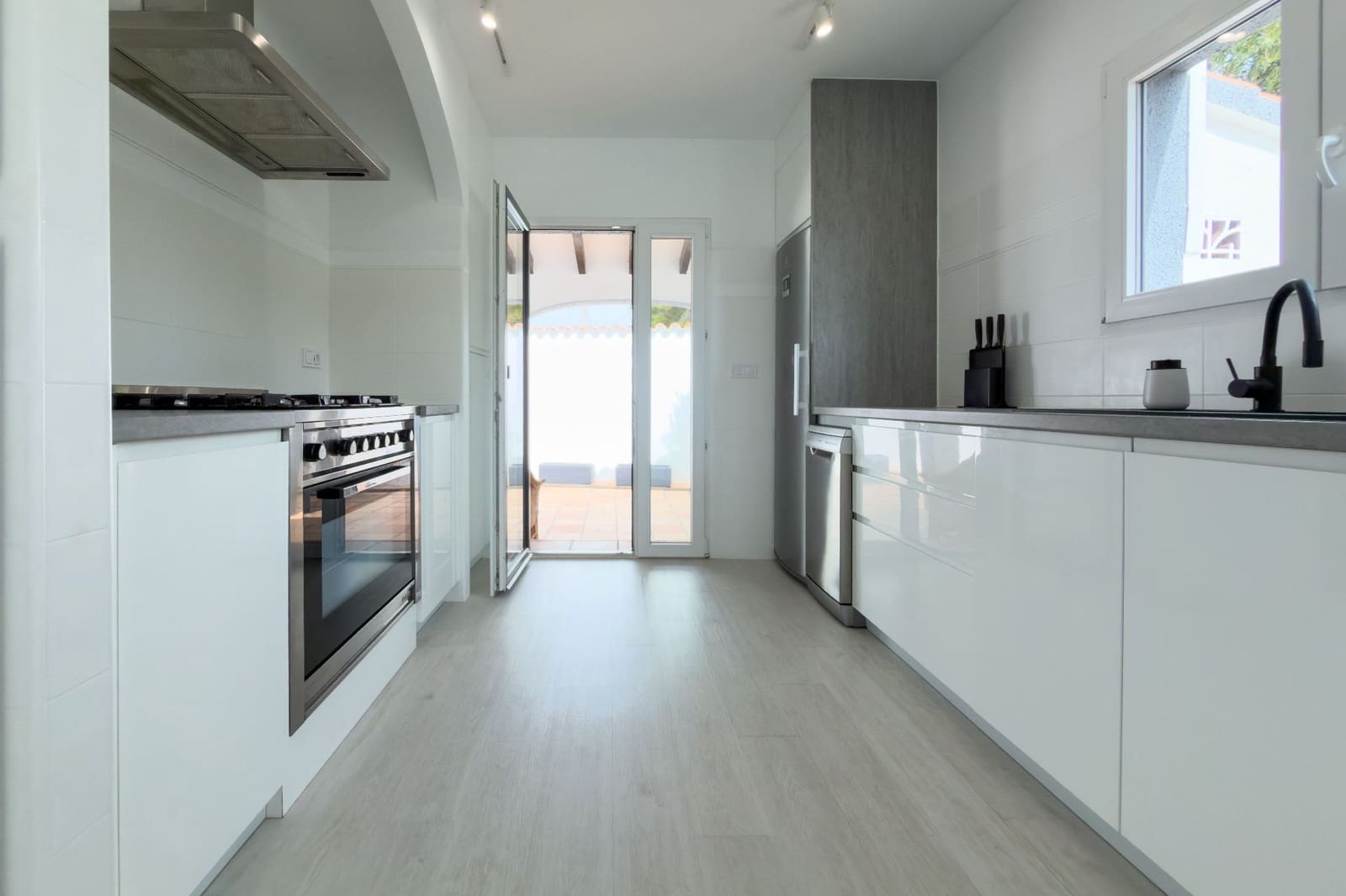 5 slaapkamer Villa te koop in Calpe / Calp met zwembad garage - € 695.000 (Ref: 10127654)