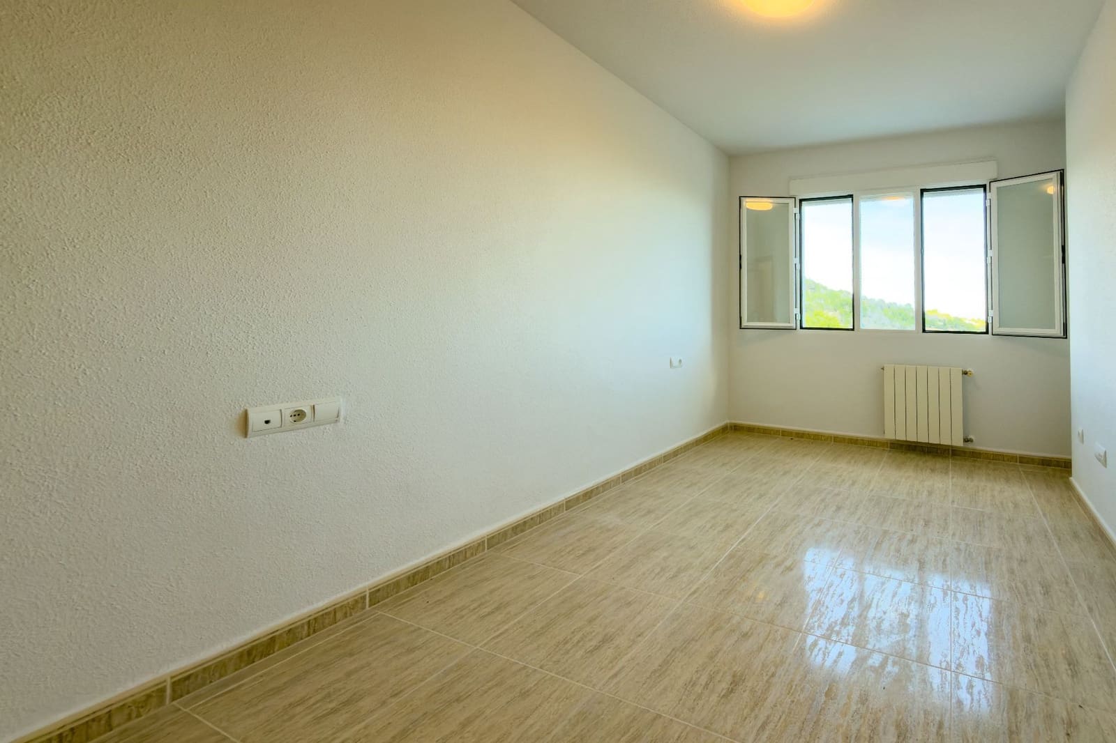 3 Zimmer Bungalow zu verkaufen in Calpe / Calp mit Pool Garage - 345.000 € (Ref: 10168141)