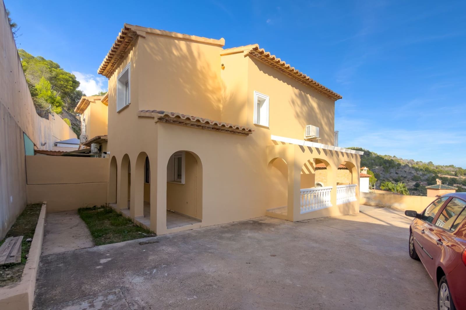 3 Zimmer Bungalow zu verkaufen in Calpe / Calp mit Pool Garage - 345.000 € (Ref: 10168141)