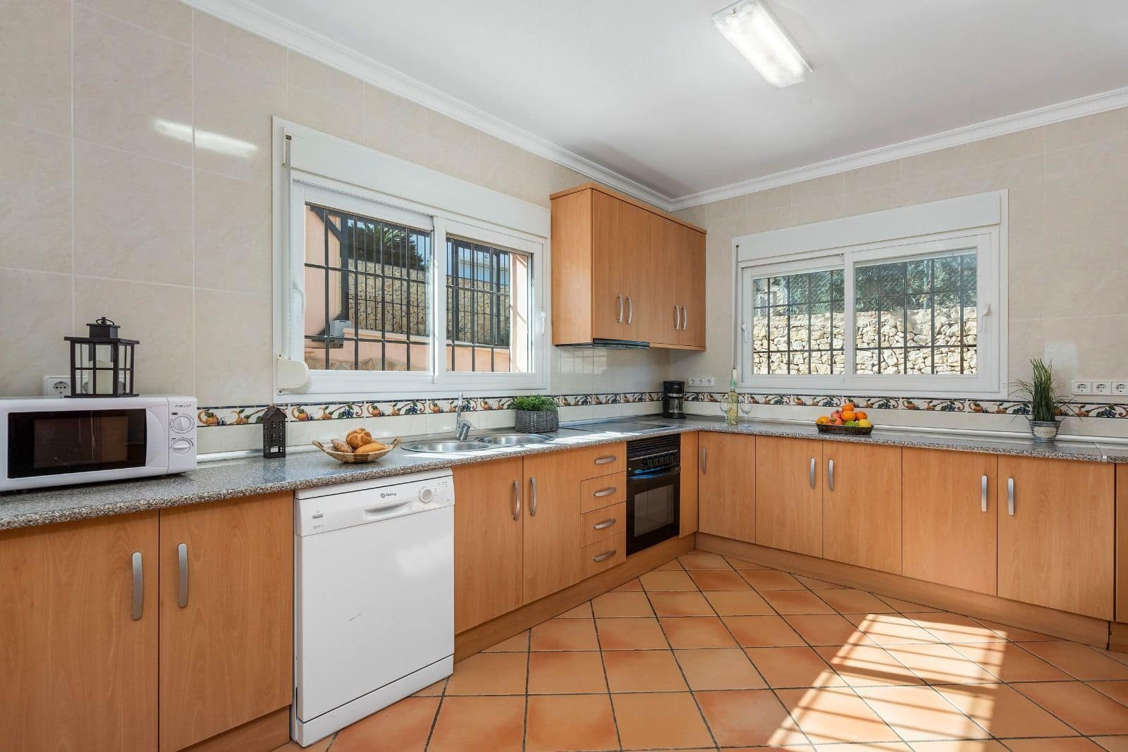 Chalet de 4 habitaciones en Calpe / Calp en venta con piscina garaje - 665.000 € (Ref: 2636852)