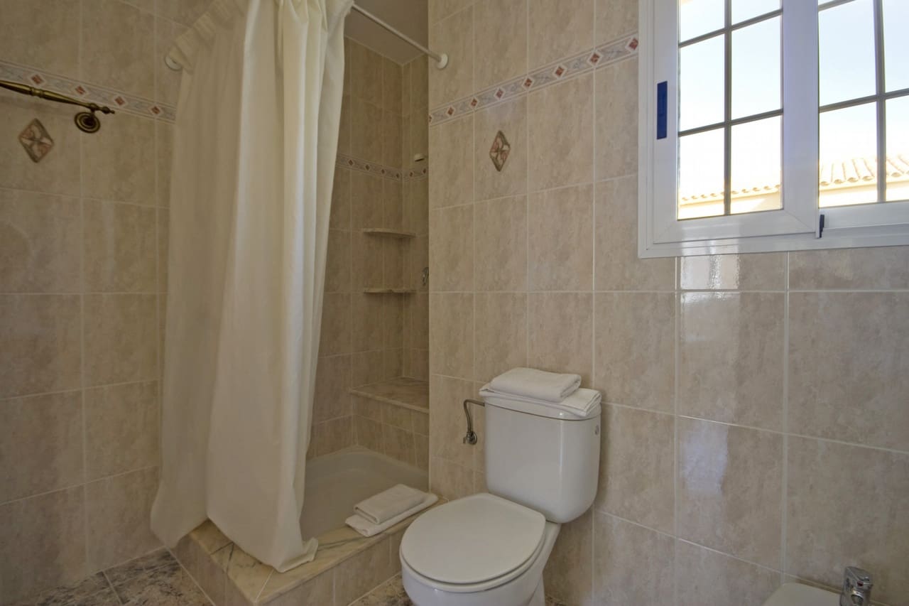 Chalet de 5 habitaciones en Calpe / Calp en venta con piscina garaje - 675.000 € (Ref: 3545063)