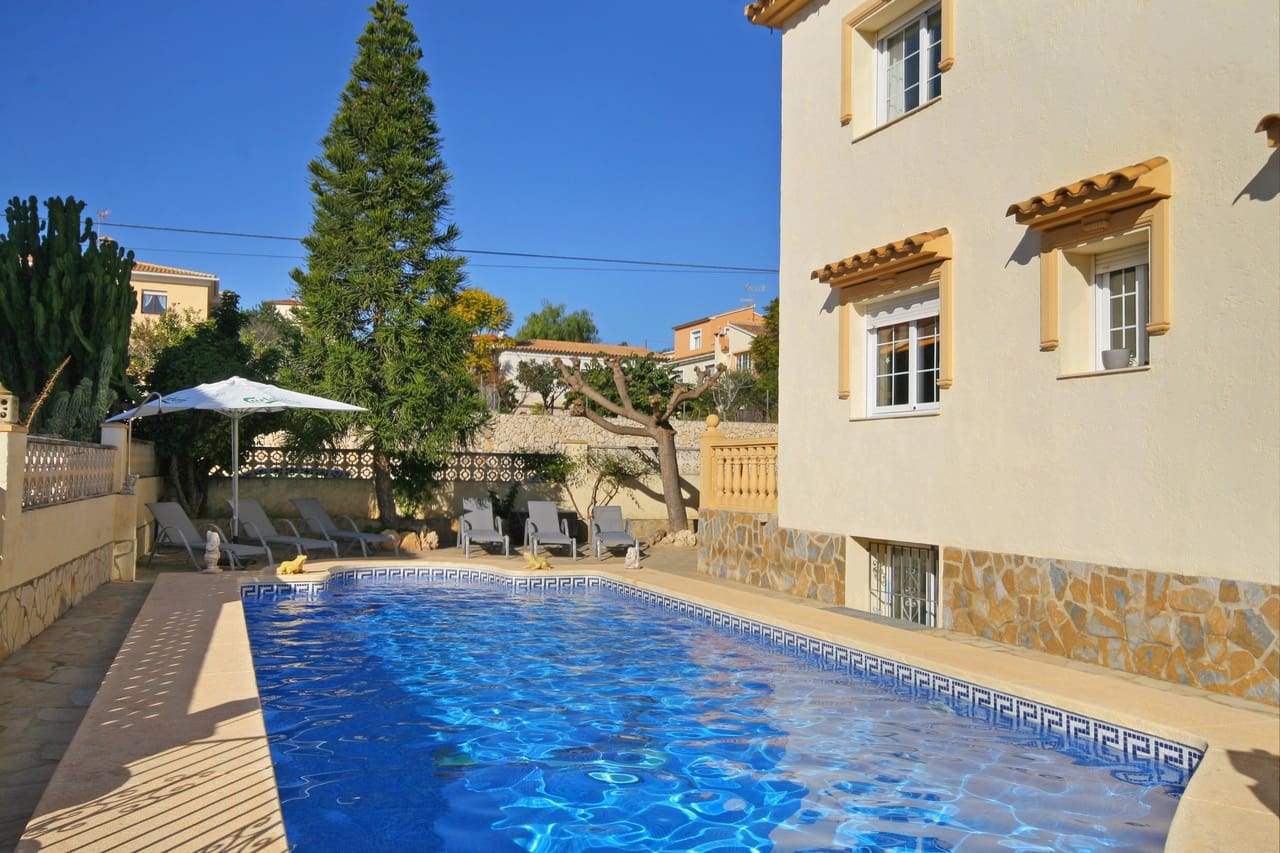 Chalet de 5 habitaciones en Calpe / Calp en venta con piscina garaje - 675.000 € (Ref: 3545063)