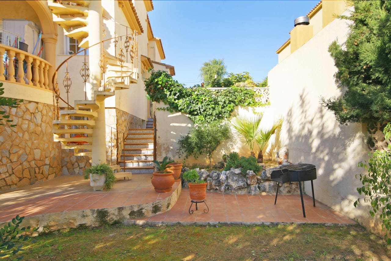 Chalet de 5 habitaciones en Calpe / Calp en venta con piscina garaje - 675.000 € (Ref: 3545063)