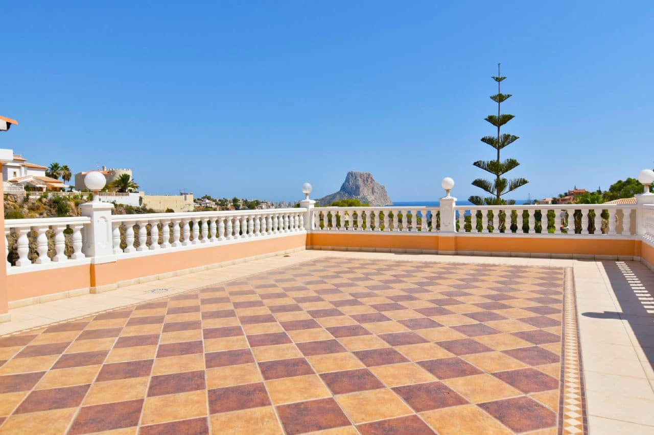 Chalet de 5 habitaciones en Calpe / Calp en venta con piscina garaje - 895.000 € (Ref: 3545182)