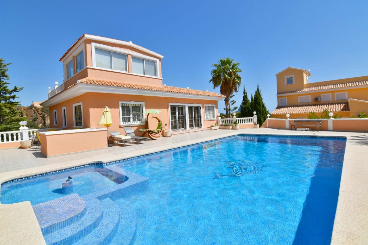 Chalet de 5 habitaciones en Calpe / Calp en venta con piscina garaje - 895.000 € (Ref: 3545182)