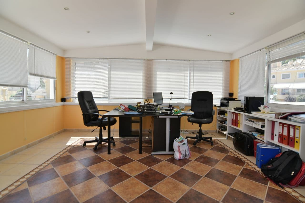 Chalet de 5 habitaciones en Calpe / Calp en venta con piscina garaje - 895.000 € (Ref: 3545182)