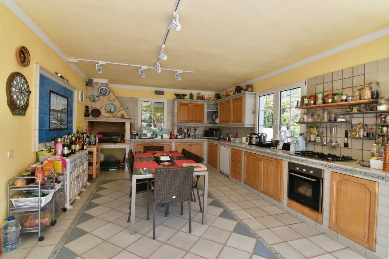 Chalet de 5 habitaciones en Calpe / Calp en venta con piscina garaje - 895.000 € (Ref: 3545182)