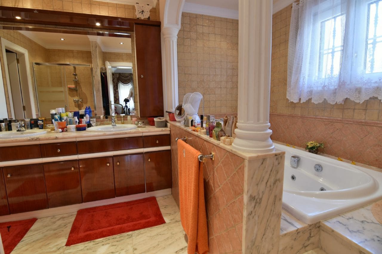 Chalet de 5 habitaciones en Calpe / Calp en venta con piscina garaje - 895.000 € (Ref: 3545182)