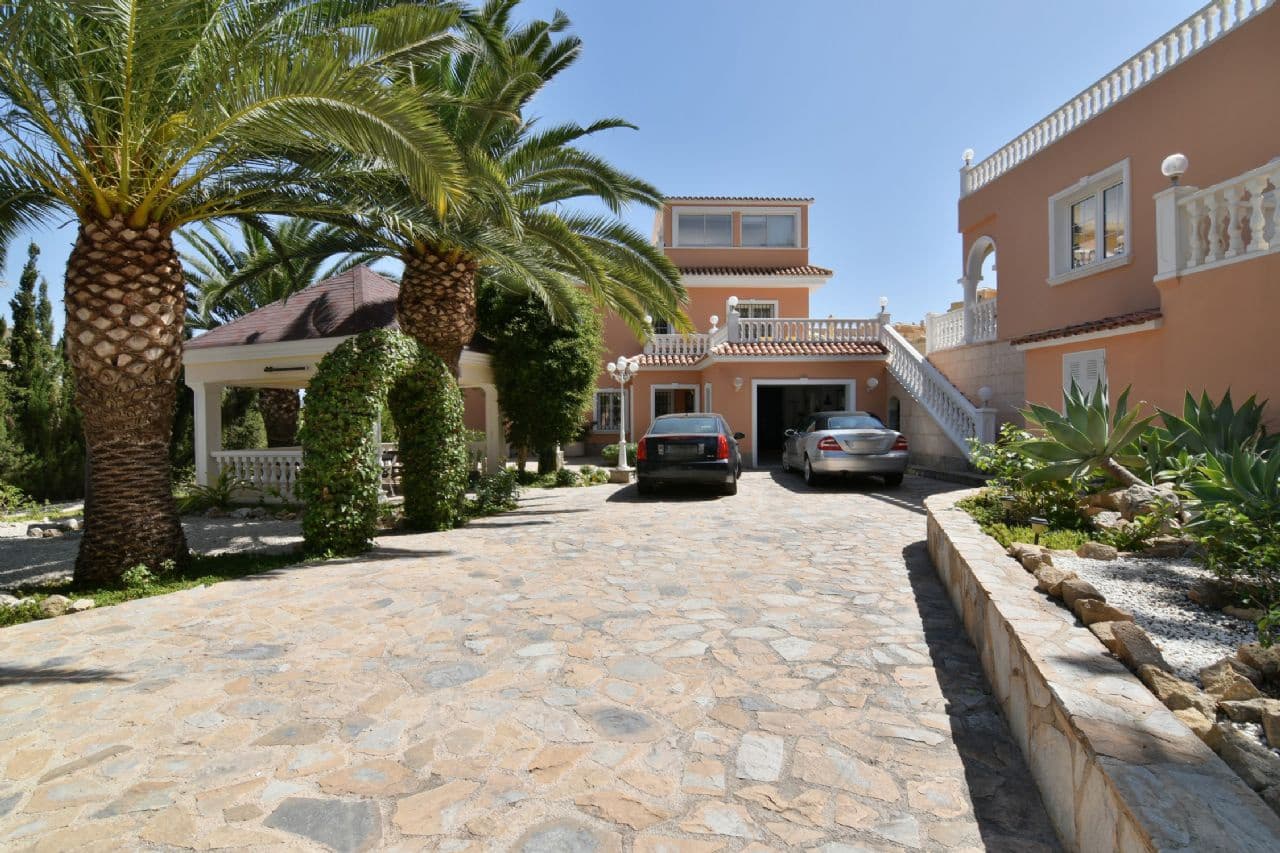 Chalet de 5 habitaciones en Calpe / Calp en venta con piscina garaje - 895.000 € (Ref: 3545182)