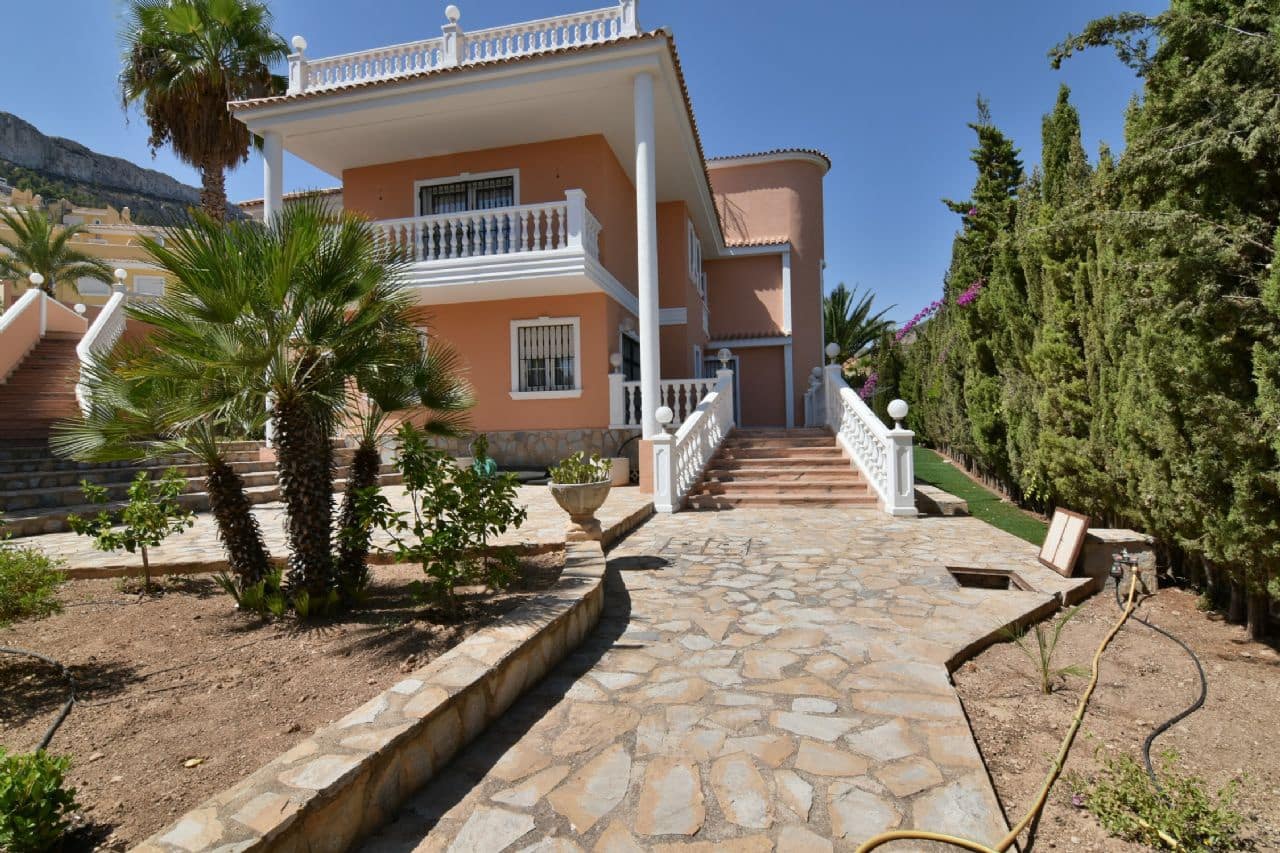 Chalet de 5 habitaciones en Calpe / Calp en venta con piscina garaje - 895.000 € (Ref: 3545182)