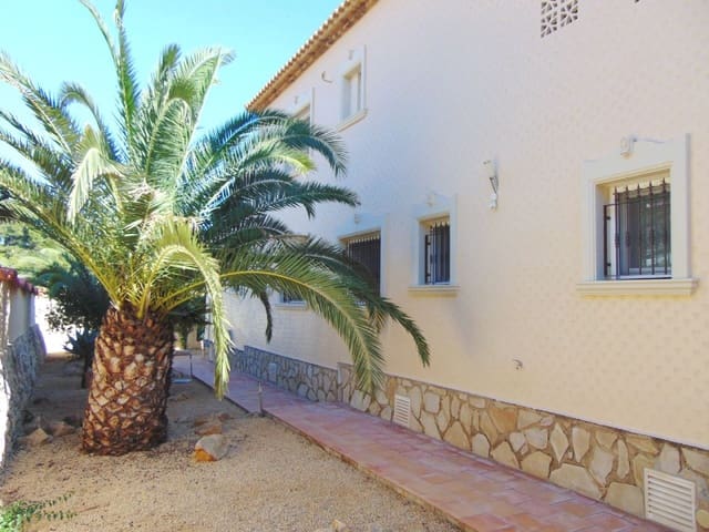 5 slaapkamer Villa te koop in Canuta, Calpe / Calp met zwembad garage - € 749.000 (Ref: 3545183)