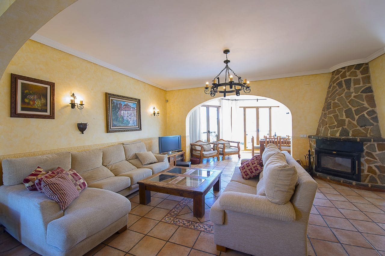 5 bedroom Villa for sale in Calpe / Calp with pool garage - € 790,000 (Ref: 3545207)