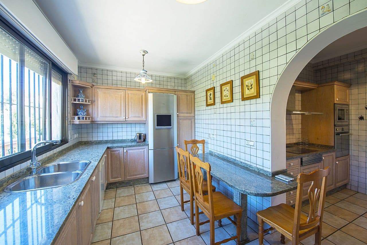 5 bedroom Villa for sale in Calpe / Calp with pool garage - € 790,000 (Ref: 3545207)