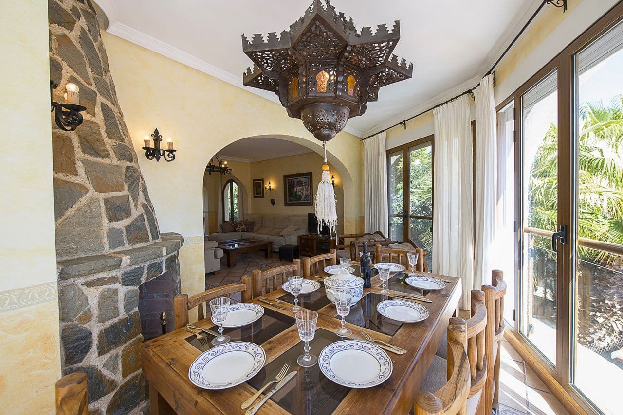 5 bedroom Villa for sale in Calpe / Calp with pool garage - € 790,000 (Ref: 3545207)