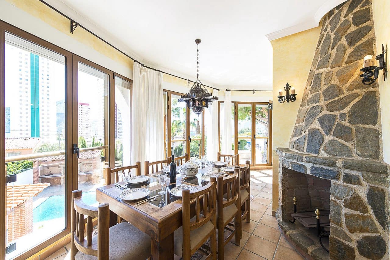 5 bedroom Villa for sale in Calpe / Calp with pool garage - € 790,000 (Ref: 3545207)