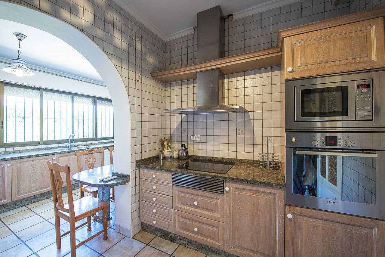 5 bedroom Villa for sale in Calpe / Calp with pool garage - € 790,000 (Ref: 3545207)