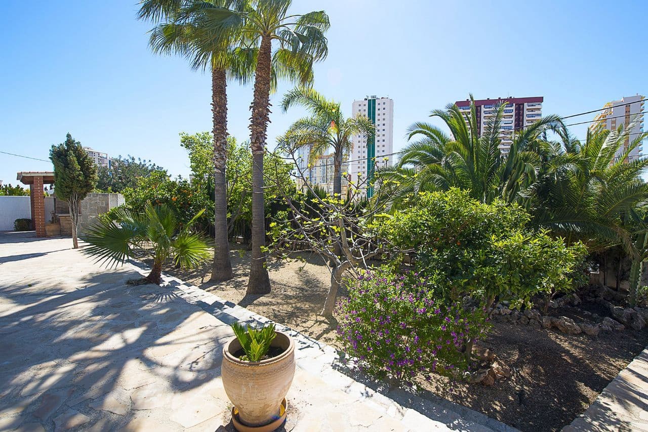 5 bedroom Villa for sale in Calpe / Calp with pool garage - € 790,000 (Ref: 3545207)