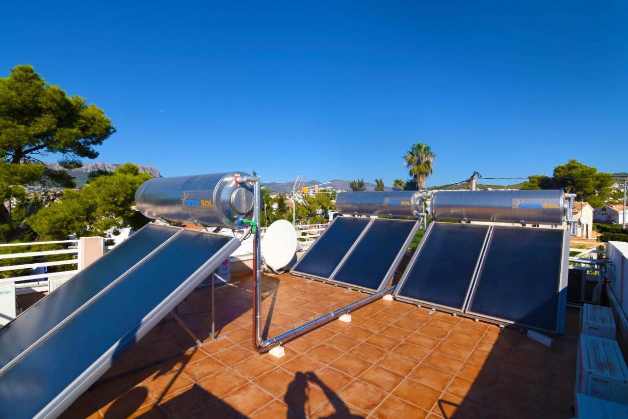 15 slaapkamer Hotel te koop in Calpe / Calp met zwembad garage - € 1.050.000 (Ref: 4171057)