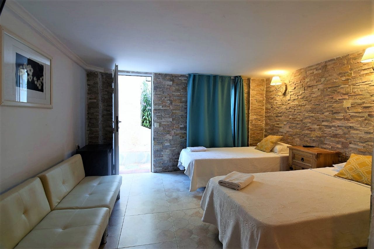 15 slaapkamer Hotel te koop in Calpe / Calp met zwembad garage - € 1.050.000 (Ref: 4171057)