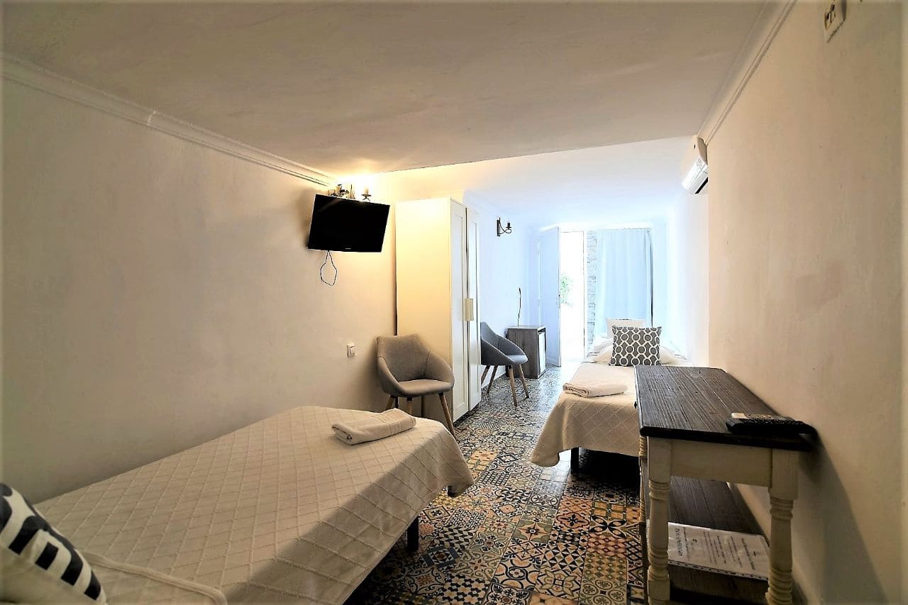 15 slaapkamer Hotel te koop in Calpe / Calp met zwembad garage - € 1.050.000 (Ref: 4171057)