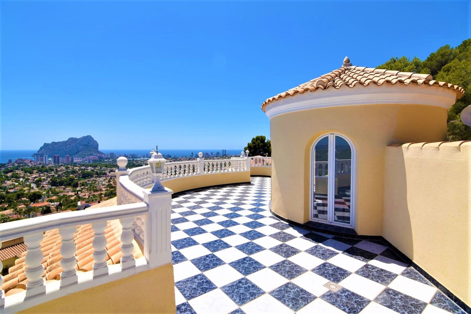 Chalet de 4 habitaciones en Calpe / Calp en venta con piscina garaje - 1.250.000 € (Ref: 4698484)