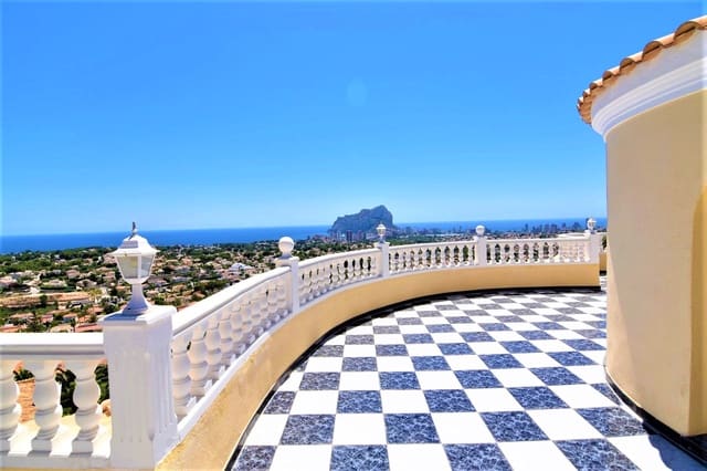 Chalet de 4 habitaciones en Calpe / Calp en venta con piscina garaje - 1.250.000 € (Ref: 4698484)