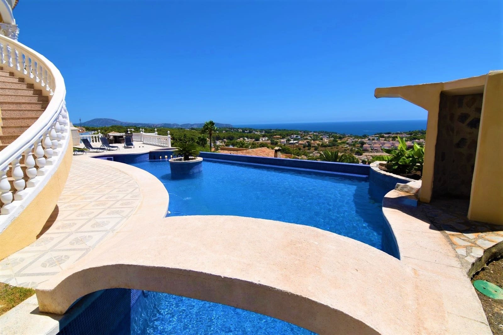 Chalet de 4 habitaciones en Calpe / Calp en venta con piscina garaje - 1.250.000 € (Ref: 4698484)