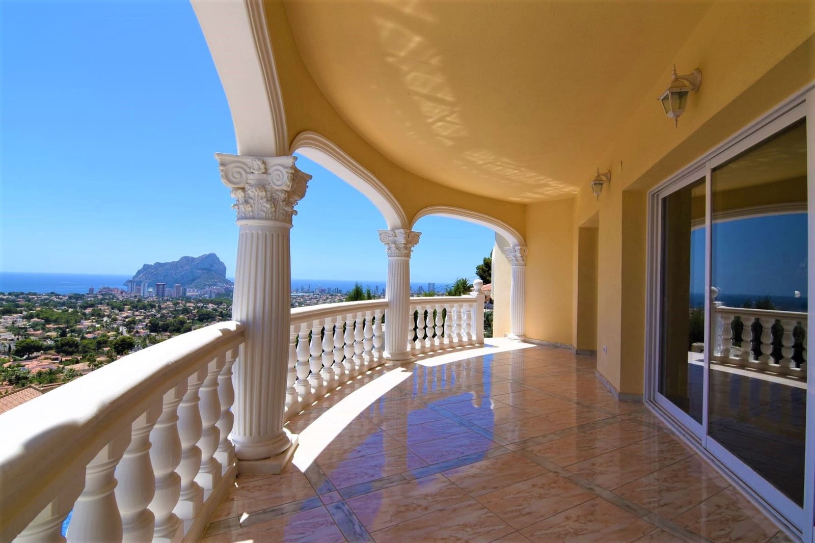 Chalet de 4 habitaciones en Calpe / Calp en venta con piscina garaje - 1.250.000 € (Ref: 4698484)