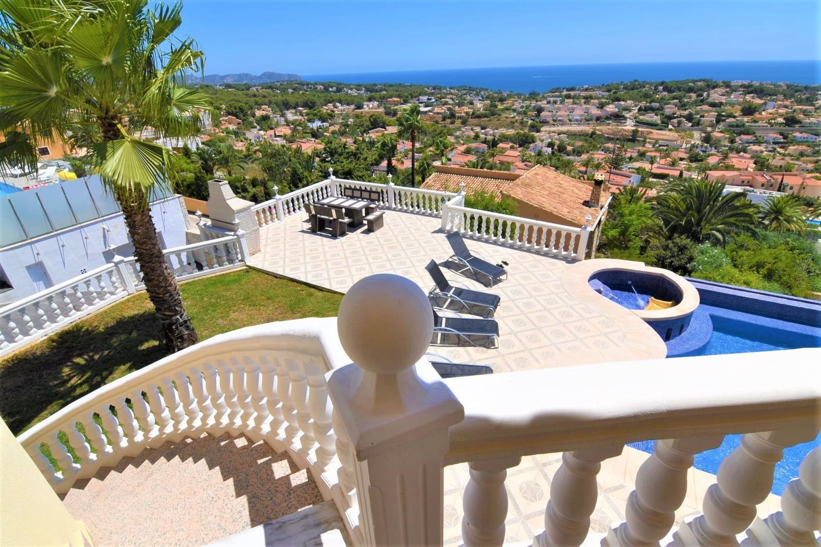 Chalet de 4 habitaciones en Calpe / Calp en venta con piscina garaje - 1.250.000 € (Ref: 4698484)