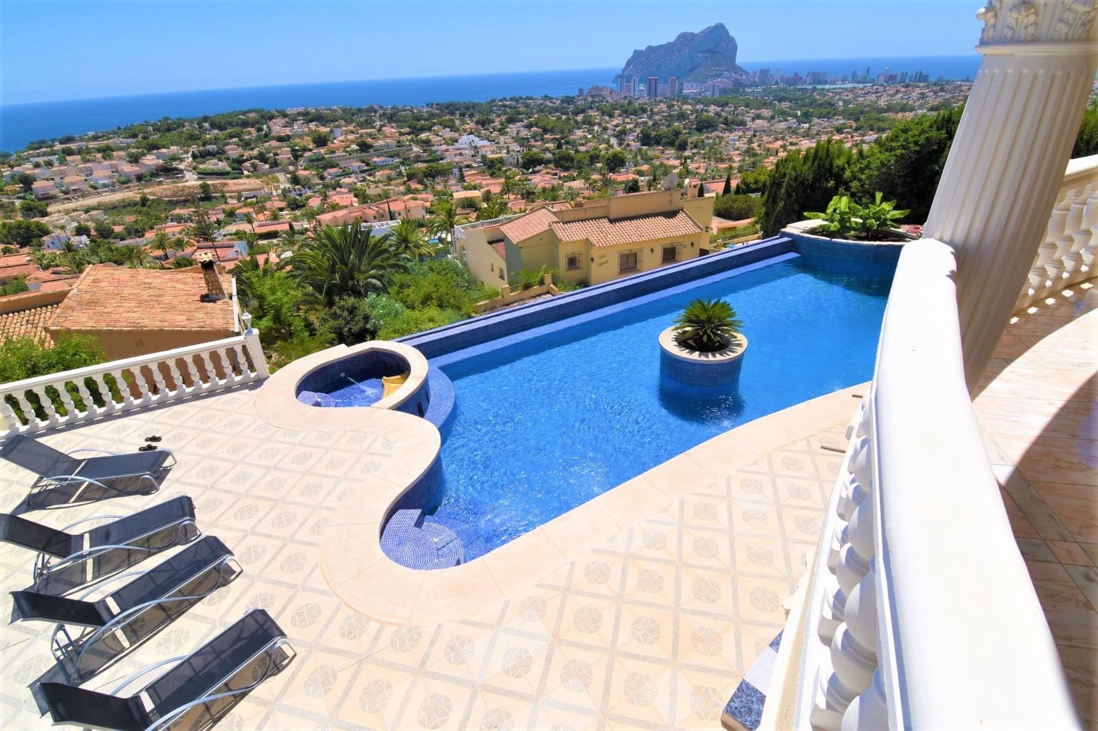 Chalet de 4 habitaciones en Calpe / Calp en venta con piscina garaje - 1.250.000 € (Ref: 4698484)