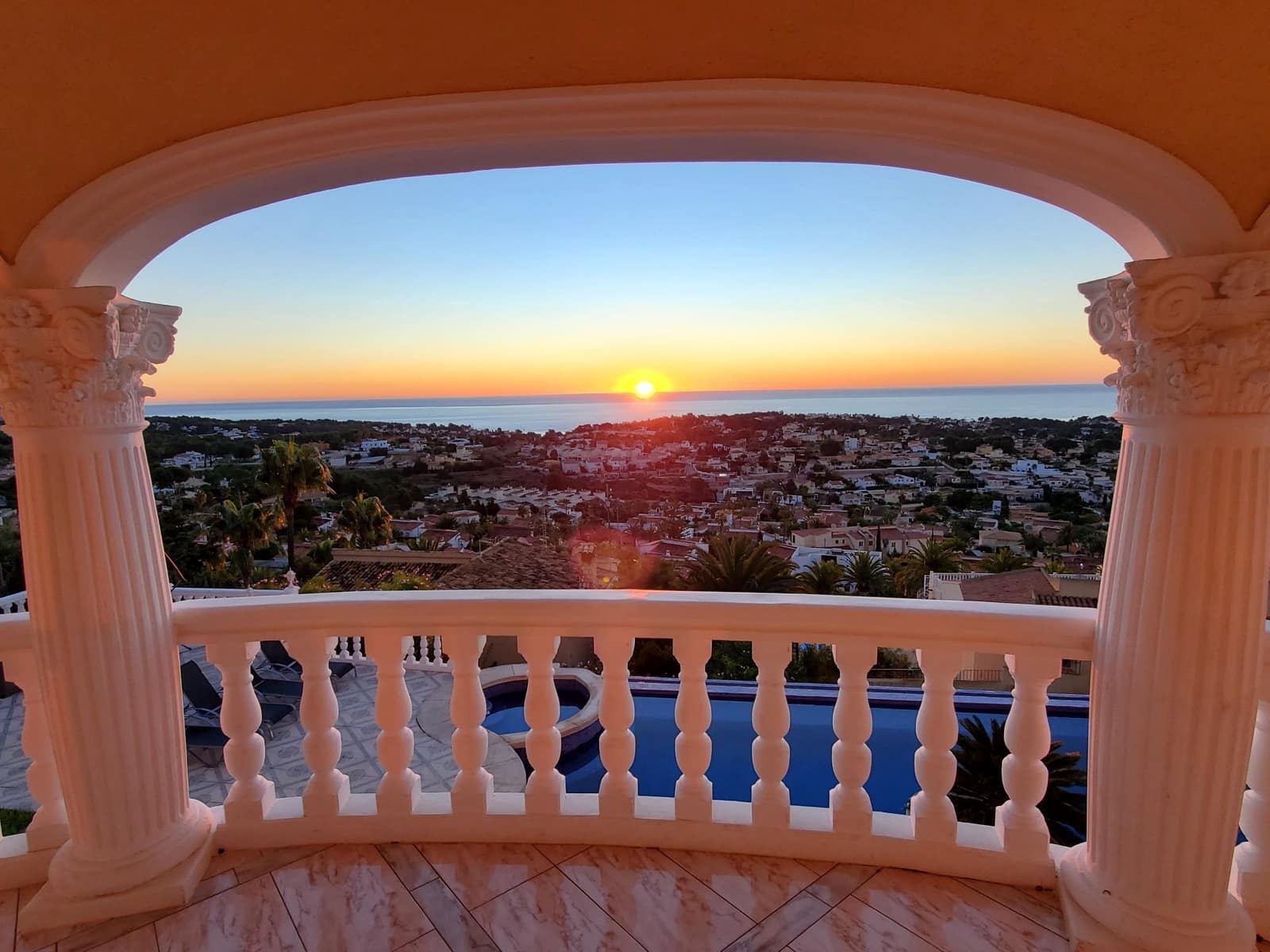 Chalet de 4 habitaciones en Calpe / Calp en venta con piscina garaje - 1.250.000 € (Ref: 4698484)