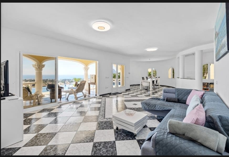 4 soveværelse Villa til salg i Calpe / Calp med swimmingpool garage - € 1.400.000 (Ref: 4698484)