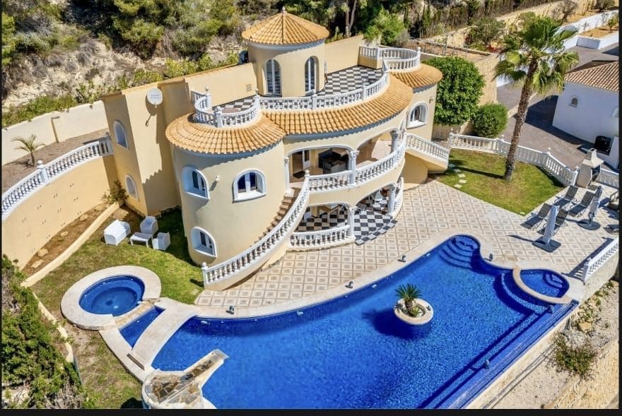 4 soveværelse Villa til salg i Calpe / Calp med swimmingpool garage - € 1.400.000 (Ref: 4698484)