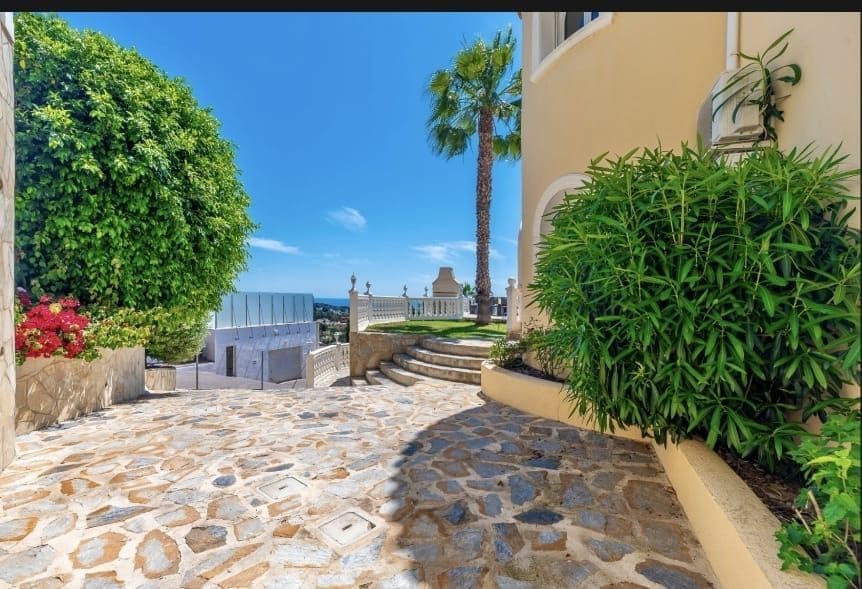 4 soveværelse Villa til salg i Calpe / Calp med swimmingpool garage - € 1.400.000 (Ref: 4698484)