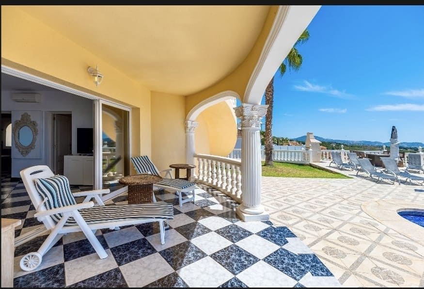 4 soveværelse Villa til salg i Calpe / Calp med swimmingpool garage - € 1.400.000 (Ref: 4698484)