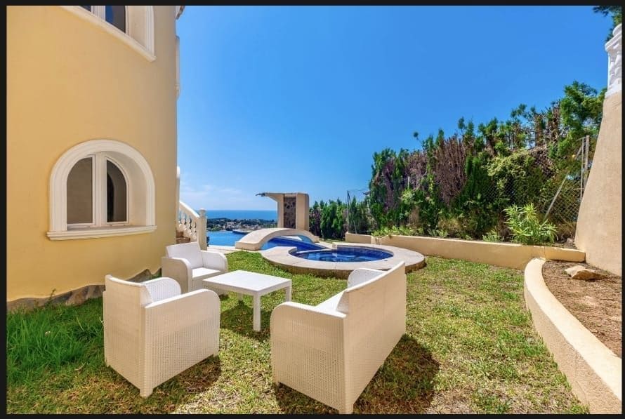 4 soveværelse Villa til salg i Calpe / Calp med swimmingpool garage - € 1.400.000 (Ref: 4698484)