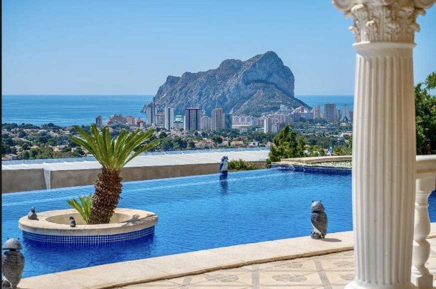 4 soveværelse Villa til salg i Calpe / Calp med swimmingpool garage - € 1.400.000 (Ref: 4698484)